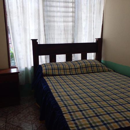 La Pension Backpackers La Fortuna Esterno foto