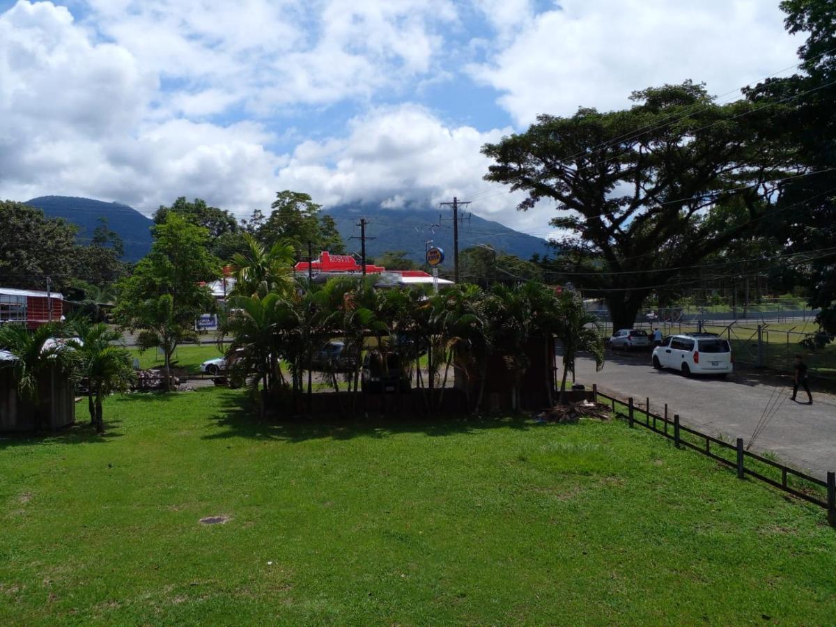 La Pension Backpackers La Fortuna Esterno foto