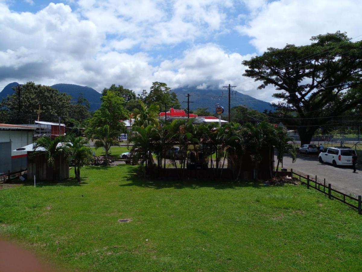 La Pension Backpackers La Fortuna Esterno foto